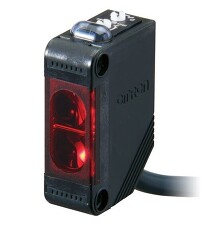 OMRON E3Z-D61 2M OMI kompaktní fotoelektický snímač, difuzní, standardní dosah, výstup NPN, kabel 2m