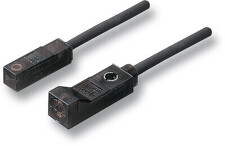 OMRON E2S-W25 1M OMS indukční senzor, nestíněný, 2.5mm, PNP, NO, 1m kabel
